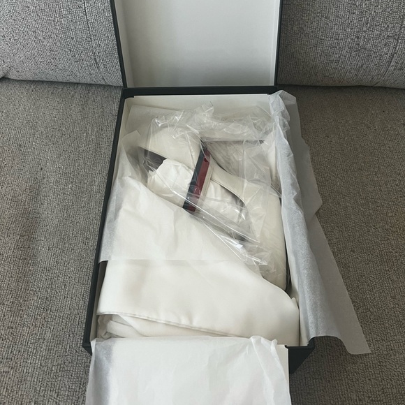 Gucci White Heels with Red and Blue Strap - Picture 3 of 4